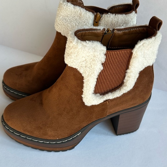 Pierre Dumas Brown Faux Suede Sherpa Trim Ankle Chunky Block Heel Boots Sz 9 - Picture 3 of 7
